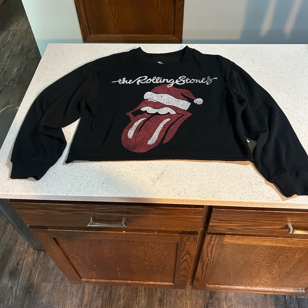Rolling Stones Black Graphic Tee midriff cut